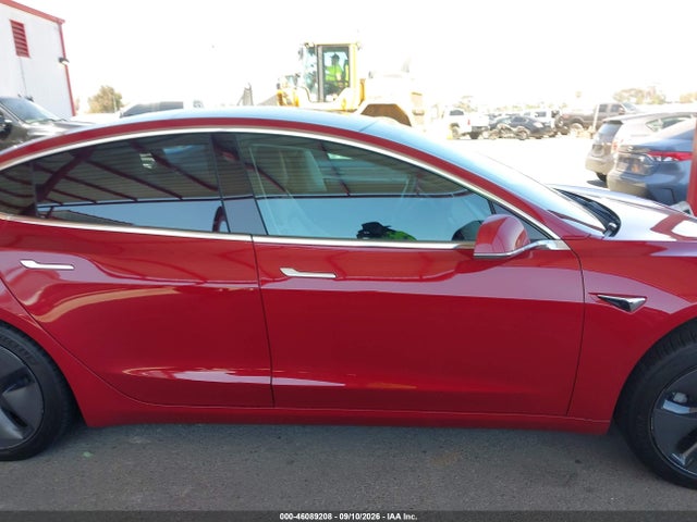 Tesla Model 3 Long Range/mid Range 2018 5YJ3E1EA7JF045798 Image 13