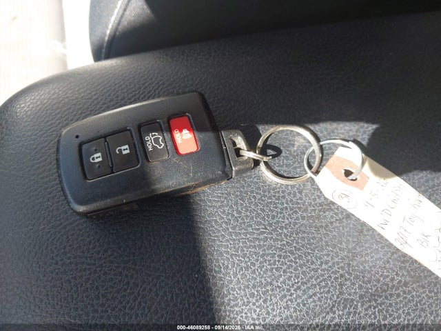 2T3RFREV0HW681007 Toyota Rav4 Xle