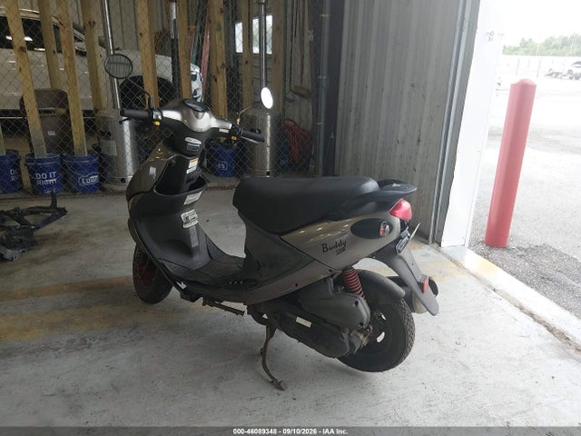 Genuine Scooter Co. Buddy 170i 2017 RFVPAC905H1003617 Image 3