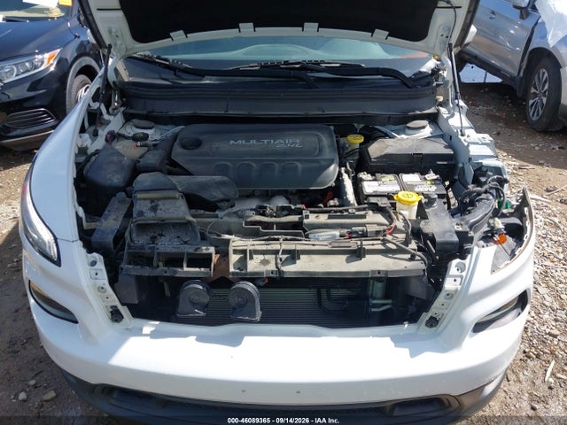 46089365 :رقم المزاد ، 1C4PJLCB1HW616938 vin ، 2017 Jeep Cherokee Latitude Fwd مزاد بيع