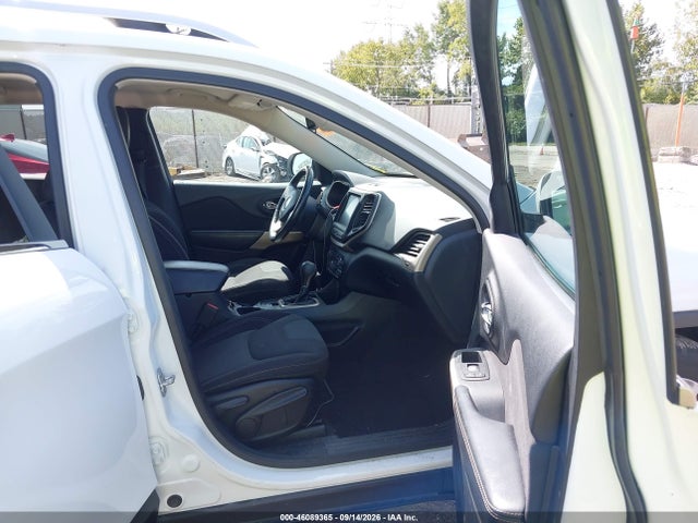 46089365 :رقم المزاد ، 1C4PJLCB1HW616938 vin ، 2017 Jeep Cherokee Latitude Fwd مزاد بيع