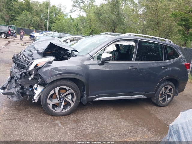 46089552 :رقم المزاد ، JF2SKARC1NH525200 vin ، 2022 Subaru Forester Touring مزاد بيع