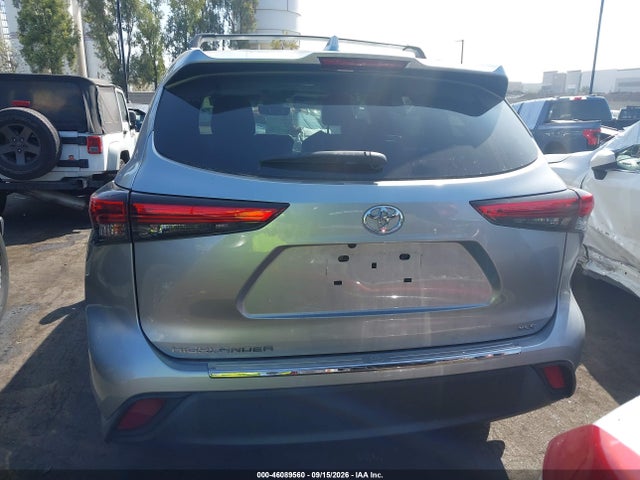 Toyota Highlander Xle 2022 5TDHZRAH6NS100092 Image 16