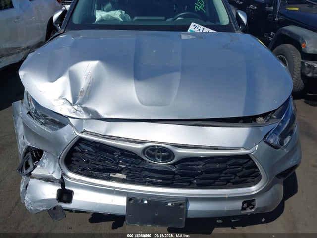 Toyota Highlander Xle 2022 5TDHZRAH6NS100092 Image 17