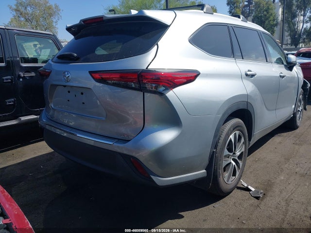 Toyota Highlander Xle 2022 5TDHZRAH6NS100092 Image 4