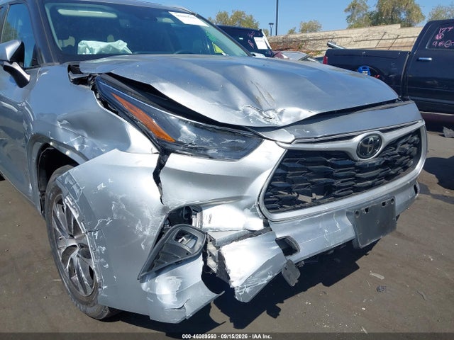 Toyota Highlander Xle 2022 5TDHZRAH6NS100092 Image 6