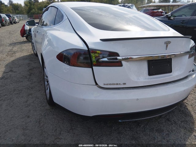 Tesla Model S P85 2014 5YJSA1H17EFP51467 Image 22