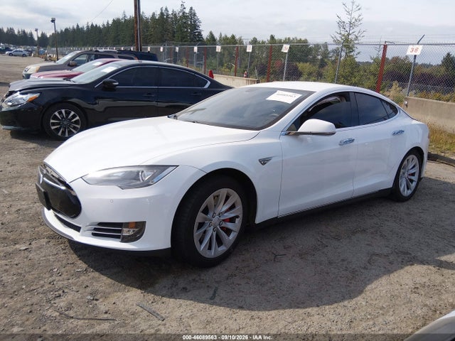Tesla Model S P85 2014 5YJSA1H17EFP51467 Image 2