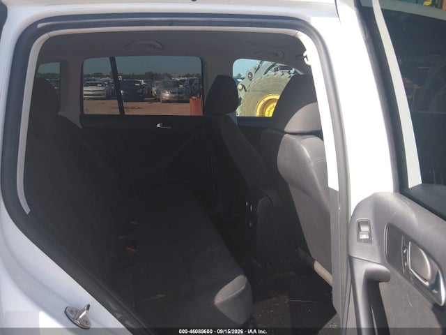 Volkswagen TIGUAN S 2014 WVGAV3AX0EW572785 Image 8