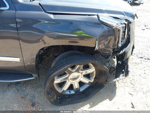 46089632 :رقم المزاد ، 1GYS4HKJ7JR260551 vin ، 2018 Cadillac Escalade Esv Luxury مزاد بيع