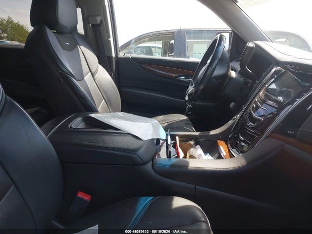46089632 :رقم المزاد ، 1GYS4HKJ7JR260551 vin ، 2018 Cadillac Escalade Esv Luxury مزاد بيع
