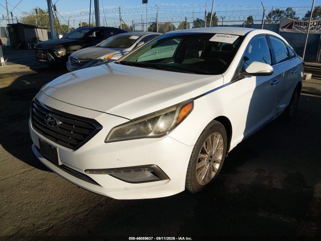 Hyundai Sonata Limited 2015 5NPE34AF2FH025274 Image 2