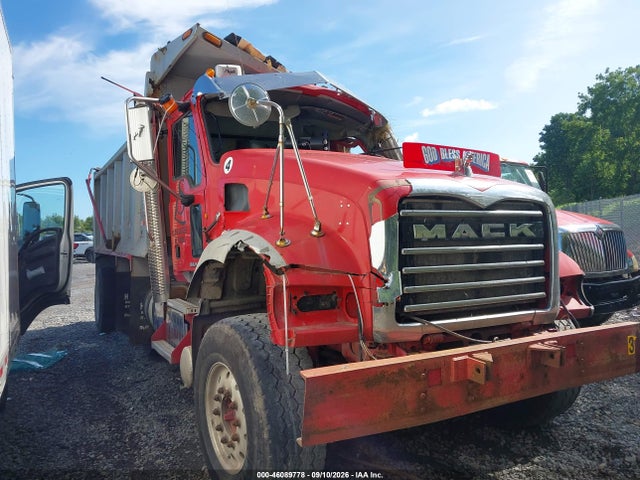 46089778 :رقم المزاد ، 1M2AX07C9EM019321 vin ، 2014 Mack 700 Gu700 مزاد بيع