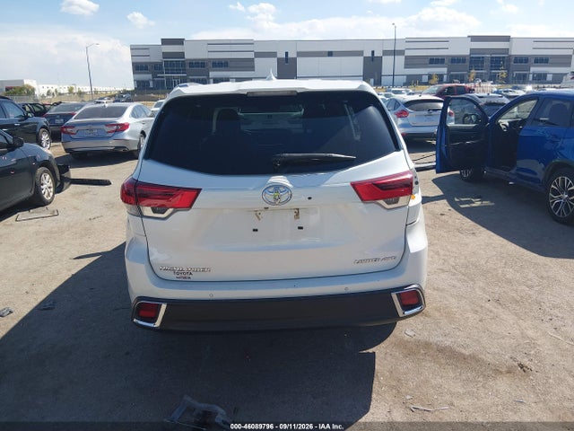 Продаж на аукціоні авто 2019 Toyota Highlander Limited Platinum, vin: 5TDDZRFH5KS714540, номер лоту: 46089796