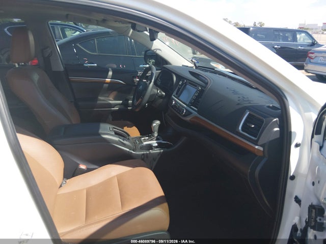 Продаж на аукціоні авто 2019 Toyota Highlander Limited Platinum, vin: 5TDDZRFH5KS714540, номер лоту: 46089796