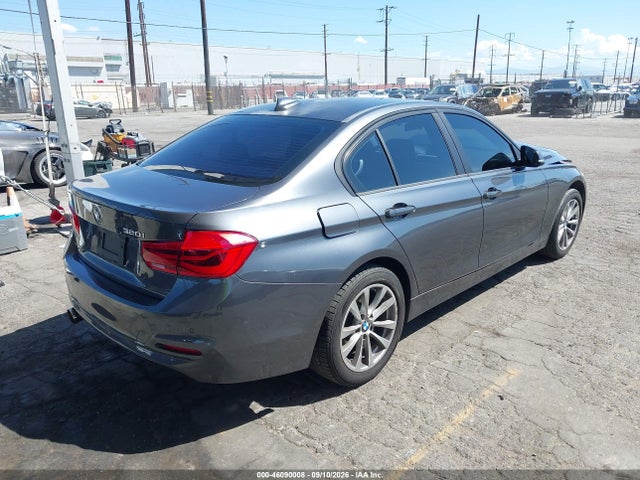 BMW 320i 2016 WBA8E1G58GNT37425 Image 4