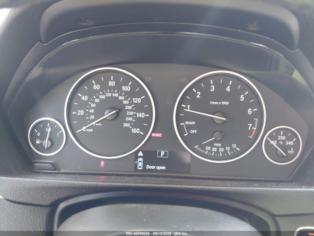 BMW 320i 2016 WBA8E1G58GNT37425 Image 7