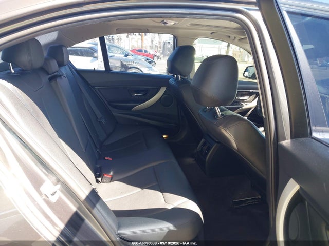 BMW 320i 2016 WBA8E1G58GNT37425 Image 8