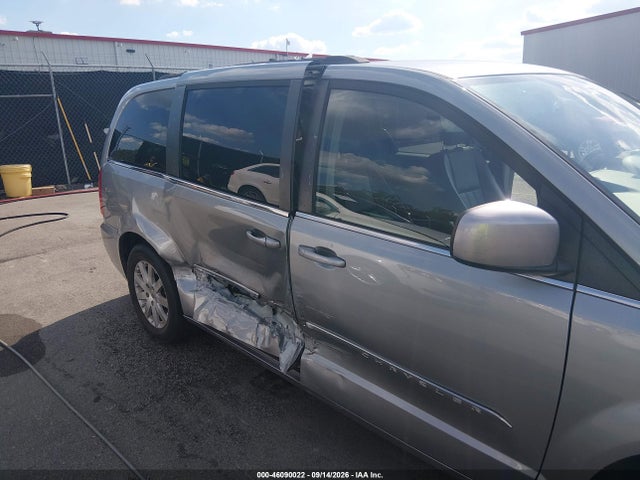 46090022 :رقم المزاد ، 2C4RC1BG4FR544322 vin ، 2015 Chrysler Town & Country Touring مزاد بيع