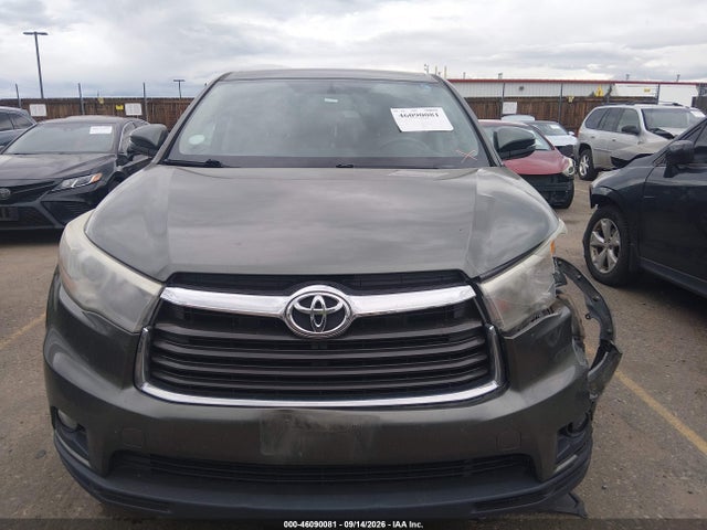 46090081 :رقم المزاد ، 5TDBKRFH6FS092077 vin ، 2015 Toyota Highlander Le Plus V6 مزاد بيع