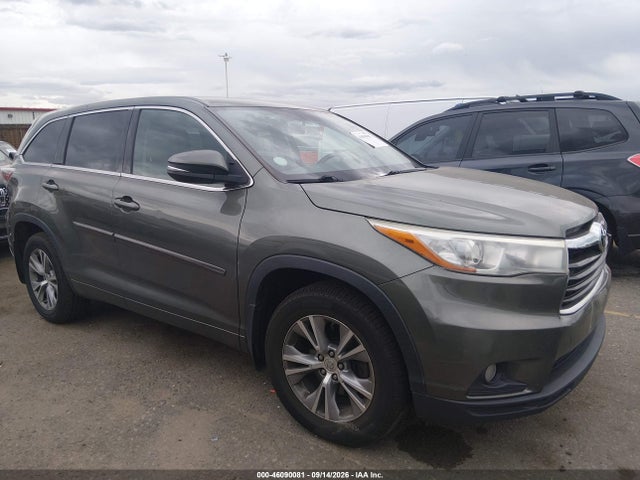 46090081 :رقم المزاد ، 5TDBKRFH6FS092077 vin ، 2015 Toyota Highlander Le Plus V6 مزاد بيع