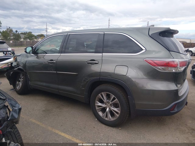 46090081 :رقم المزاد ، 5TDBKRFH6FS092077 vin ، 2015 Toyota Highlander Le Plus V6 مزاد بيع
