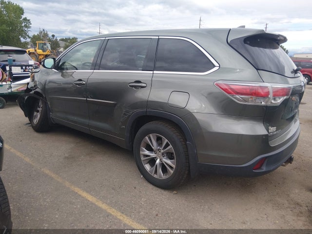 46090081 :رقم المزاد ، 5TDBKRFH6FS092077 vin ، 2015 Toyota Highlander Le Plus V6 مزاد بيع