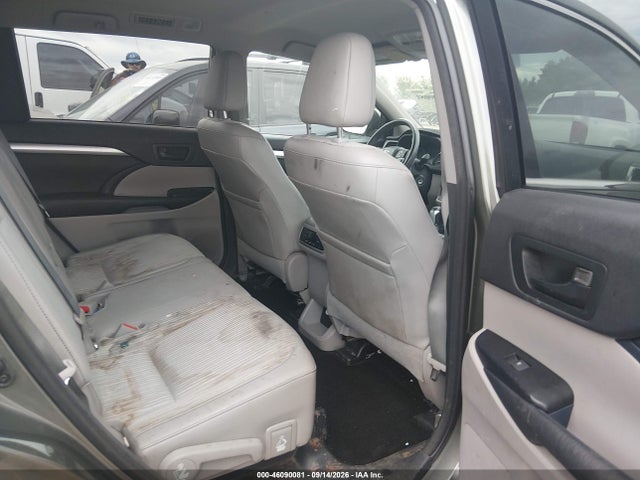 46090081 :رقم المزاد ، 5TDBKRFH6FS092077 vin ، 2015 Toyota Highlander Le Plus V6 مزاد بيع