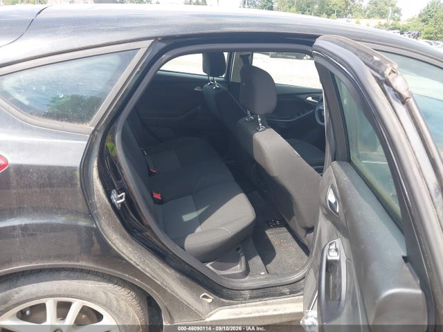 Ford FOCUS SE 2015 1FADP3K25FL381306 Image 8