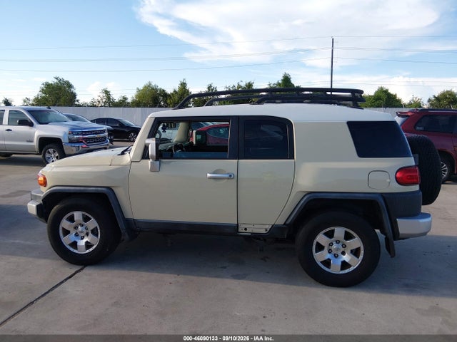 46090133 :رقم المزاد ، JTEZU11F58K006800 vin ، 2008 Toyota Fj Cruiser مزاد بيع