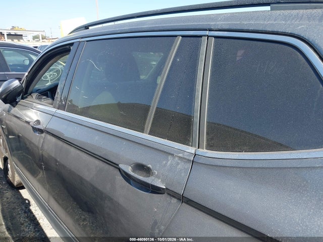 46090136 :رقم المزاد ، 3VV3B7AX9JM035499 vin ، 2018 Volkswagen Tiguan 2.0t Se/2.0t Sel مزاد بيع