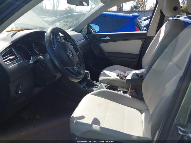 46090136 :رقم المزاد ، 3VV3B7AX9JM035499 vin ، 2018 Volkswagen Tiguan 2.0t Se/2.0t Sel مزاد بيع