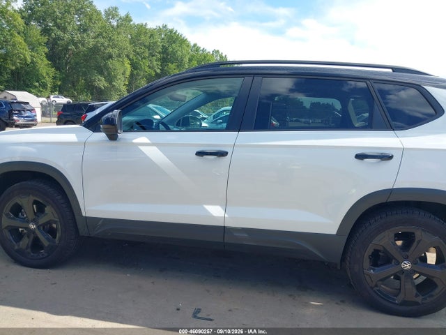 Aukcja sprzedaży 2025 Volkswagen Taos 1.5t Se Black, vin: 3VV2C7B21SM004082, numer aukcji: 46090257