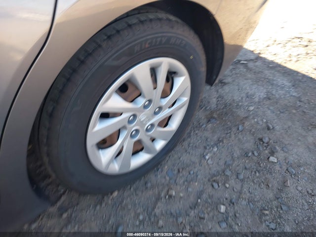 Hyundai ELANTRA SE 2019 5NPD74LF6KH435924 Image 12