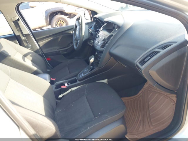 46090379 :رقم المزاد ، 1FADP3F29JL231640 vin ، 2018 Ford Focus Se مزاد بيع