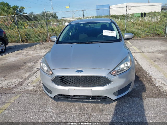 46090379 :رقم المزاد ، 1FADP3F29JL231640 vin ، 2018 Ford Focus Se مزاد بيع
