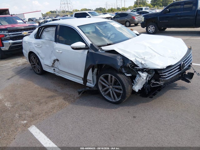 46090425 :رقم المزاد ، 1VWDT7A37HC051058 vin ، 2017 Volkswagen Passat 1.8t R-line مزاد بيع