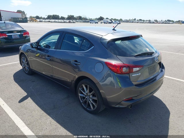 Mazda Mazda3 Touring 2018 3MZBN1L36JM261389 Image 3