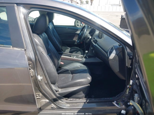 3MZBN1L36JM261389 Mazda Mazda3 Touring