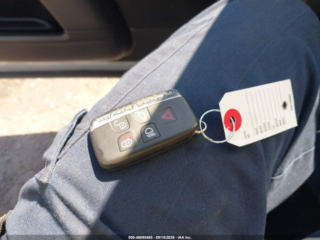 46090465 :رقم المزاد ، SALGR2FV4HA373317 vin ، 2017 Land Rover Range Rover 3.0l V6 Supercharged مزاد بيع