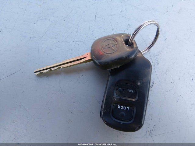 46090509 :رقم المزاد ، JTEDP21A640028810 vin ، 2004 Toyota Highlander V6 مزاد بيع