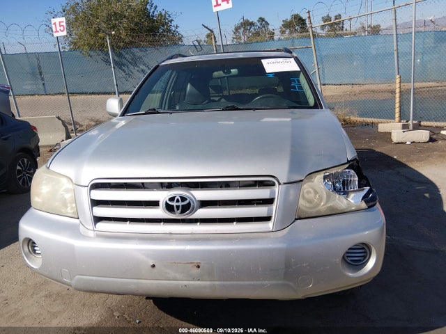 46090509 :رقم المزاد ، JTEDP21A640028810 vin ، 2004 Toyota Highlander V6 مزاد بيع