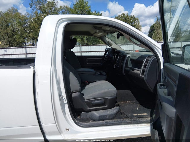 46090521 :رقم المزاد ، 3C6JR6DT4FG517170 vin ، 2015 Ram 1500 Tradesman مزاد بيع