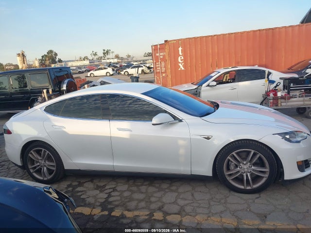46090559 :رقم المزاد ، 5YJSA1H26FF085969 vin ، 2015 Tesla Model S 70d/85d/p85d مزاد بيع
