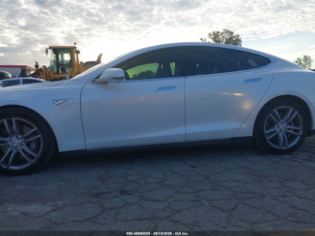 46090559 :رقم المزاد ، 5YJSA1H26FF085969 vin ، 2015 Tesla Model S 70d/85d/p85d مزاد بيع