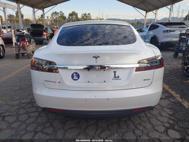 46090559 :رقم المزاد ، 5YJSA1H26FF085969 vin ، 2015 Tesla Model S 70d/85d/p85d مزاد بيع