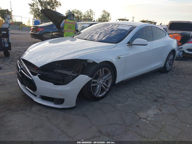 46090559 :رقم المزاد ، 5YJSA1H26FF085969 vin ، 2015 Tesla Model S 70d/85d/p85d مزاد بيع