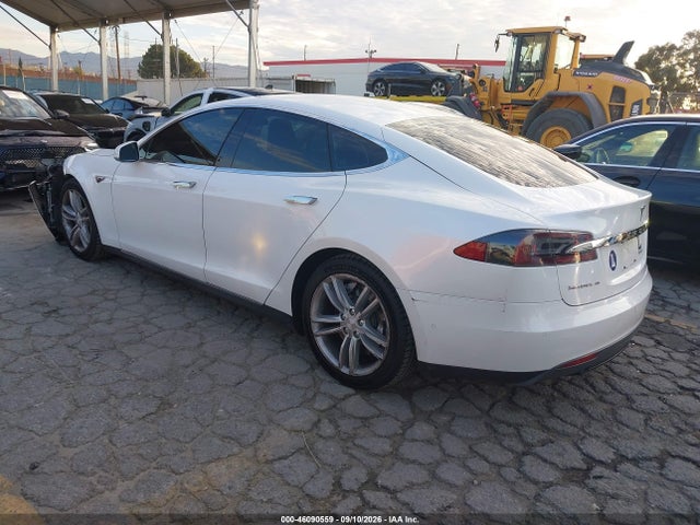 46090559 :رقم المزاد ، 5YJSA1H26FF085969 vin ، 2015 Tesla Model S 70d/85d/p85d مزاد بيع