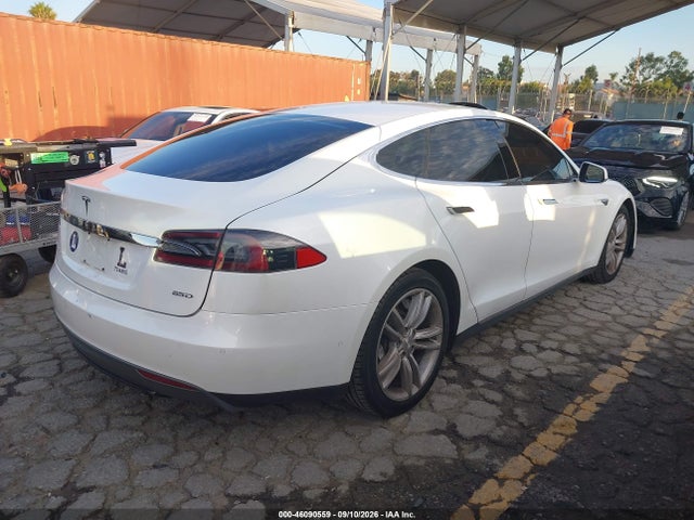 46090559 :رقم المزاد ، 5YJSA1H26FF085969 vin ، 2015 Tesla Model S 70d/85d/p85d مزاد بيع