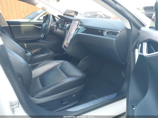 46090559 :رقم المزاد ، 5YJSA1H26FF085969 vin ، 2015 Tesla Model S 70d/85d/p85d مزاد بيع